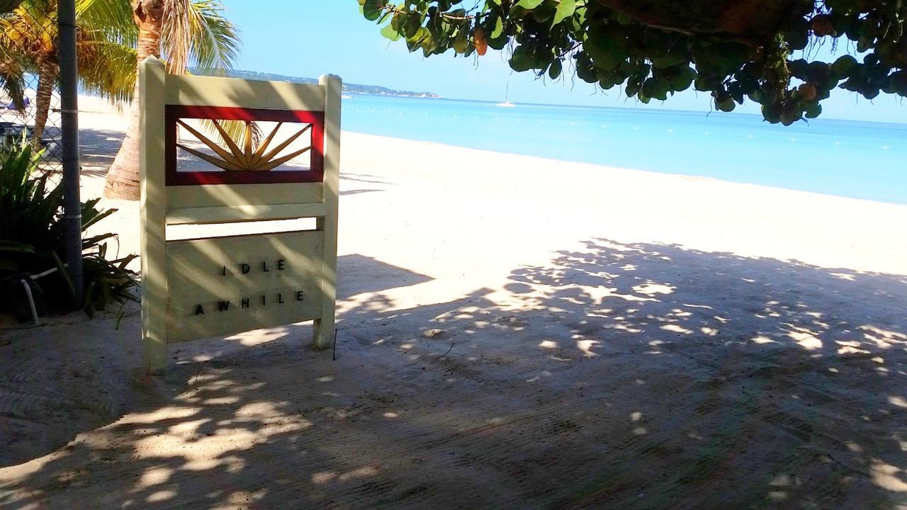 Idle Awhile Beach Hotel Negril Bagian luar foto