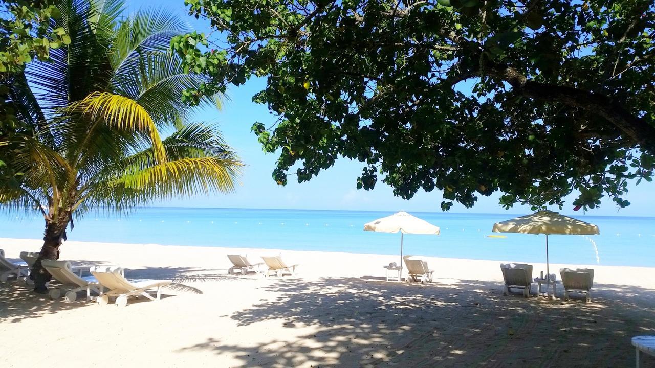 Idle Awhile Beach Hotel Negril Bagian luar foto